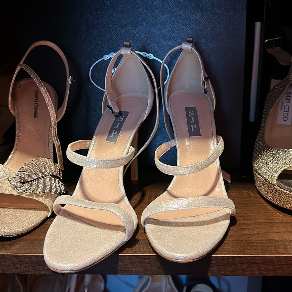 SJP Gorgeous irridescent shoes size 40 “halo” sandal